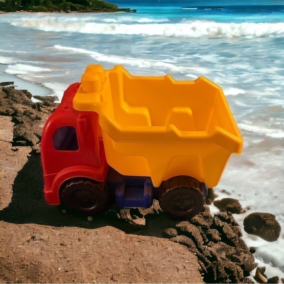 Plastic construction dump truck - Picture 1 of 5